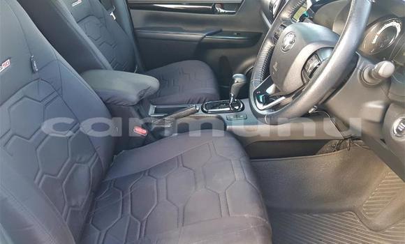 Acheter Occasion Voiture Toyota Hilux Blanc à Import - Dubai, Région de la Bouenza Acheter Occasion Voiture Toyota Hilux Blanc à Import - Dubai, Région de la Bouenza