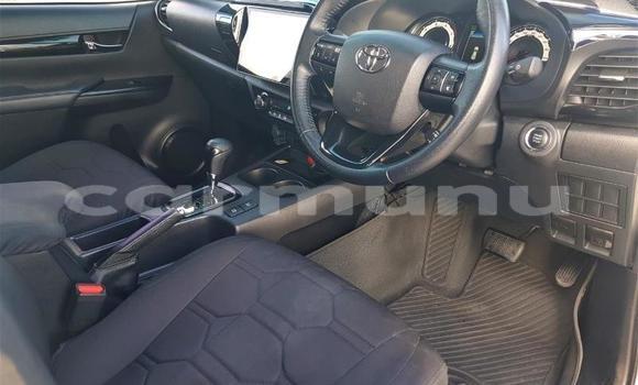 Acheter Occasion Voiture Toyota Hilux Blanc à Import - Dubai, Région de la Bouenza Acheter Occasion Voiture Toyota Hilux Blanc à Import - Dubai, Région de la Bouenza
