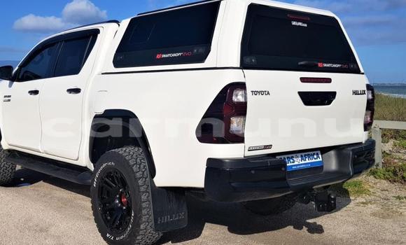 Acheter Occasion Voiture Toyota Hilux Blanc à Import - Dubai, Région de la Bouenza Acheter Occasion Voiture Toyota Hilux Blanc à Import - Dubai, Région de la Bouenza