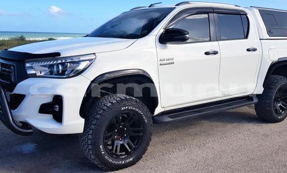 Acheter Occasion Voiture Toyota Hilux Blanc à Import - Dubai, Région de la Bouenza Acheter Occasion Voiture Toyota Hilux Blanc à Import - Dubai, Région de la Bouenza