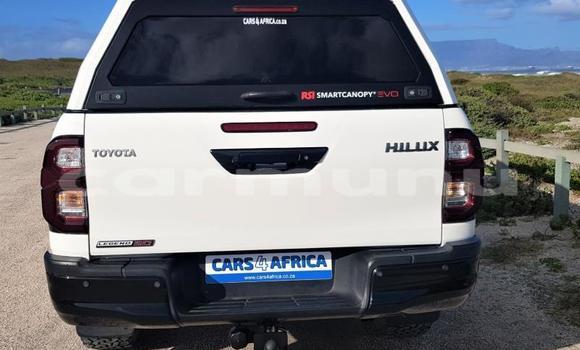 Acheter Occasion Voiture Toyota Hilux Blanc à Import - Dubai, Région de la Bouenza Acheter Occasion Voiture Toyota Hilux Blanc à Import - Dubai, Région de la Bouenza