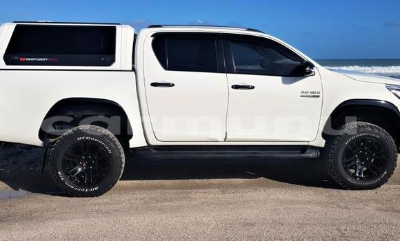 Acheter Occasion Voiture Toyota Hilux Blanc à Import - Dubai, Région de la Bouenza Acheter Occasion Voiture Toyota Hilux Blanc à Import - Dubai, Région de la Bouenza