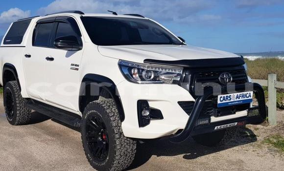 Acheter Occasion Voiture Toyota Hilux Blanc à Import - Dubai, Région de la Bouenza Acheter Occasion Voiture Toyota Hilux Blanc à Import - Dubai, Région de la Bouenza