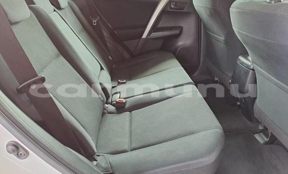 Acheter Occasion Voiture Toyota RAV4 Blanc à Import - Dubai, Région de la Bouenza Acheter Occasion Voiture Toyota RAV4 Blanc à Import - Dubai, Région de la Bouenza