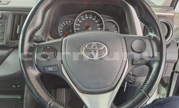 Acheter Occasion Voiture Toyota RAV4 Blanc à Import - Dubai, Région de la Bouenza Acheter Occasion Voiture Toyota RAV4 Blanc à Import - Dubai, Région de la Bouenza