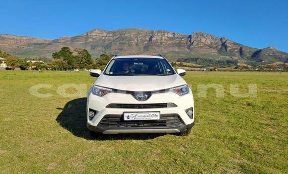Acheter Occasion Voiture Toyota RAV4 Blanc à Import - Dubai, Région de la Bouenza Acheter Occasion Voiture Toyota RAV4 Blanc à Import - Dubai, Région de la Bouenza