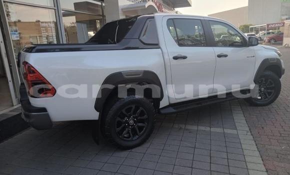 Acheter Occasion Voiture Toyota Hilux Blanc à Import - Dubai, Région de la Bouenza Acheter Occasion Voiture Toyota Hilux Blanc à Import - Dubai, Région de la Bouenza
