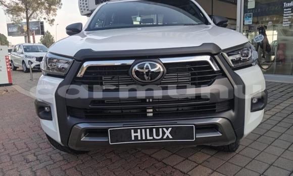 Acheter Occasion Voiture Toyota Hilux Blanc à Import - Dubai, Région de la Bouenza Acheter Occasion Voiture Toyota Hilux Blanc à Import - Dubai, Région de la Bouenza