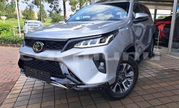 Acheter Occasion Voiture Toyota Fortuner Gris à Import - Dubai, Région de la Bouenza Acheter Occasion Voiture Toyota Fortuner Gris à Import - Dubai, Région de la Bouenza