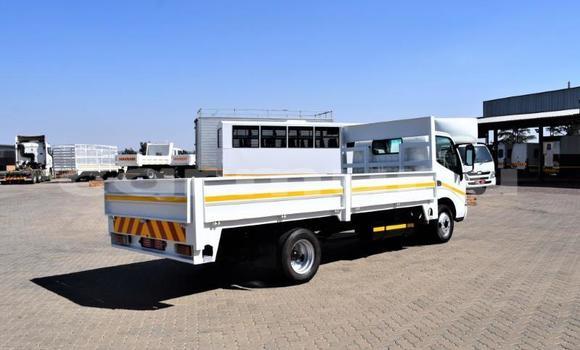 Acheter Occasion Utilitaire Toyota Dyna Blanc à Import - Dubai, Région de la Bouenza Acheter Occasion Utilitaire Toyota Dyna Blanc à Import - Dubai, Région de la Bouenza