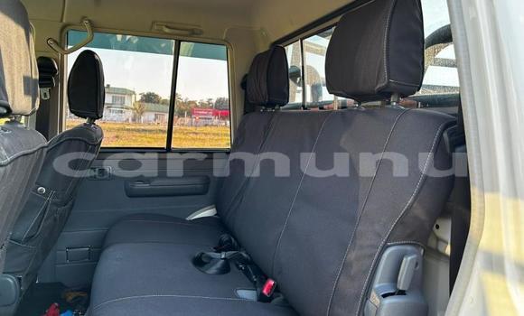 Acheter Occasion Voiture Toyota Land Cruiser Blanc à Import - Dubai, Région de la Bouenza Acheter Occasion Voiture Toyota Land Cruiser Blanc à Import - Dubai, Région de la Bouenza