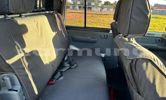 Acheter Occasion Voiture Toyota Land Cruiser Blanc à Import - Dubai, Région de la Bouenza Acheter Occasion Voiture Toyota Land Cruiser Blanc à Import - Dubai, Région de la Bouenza