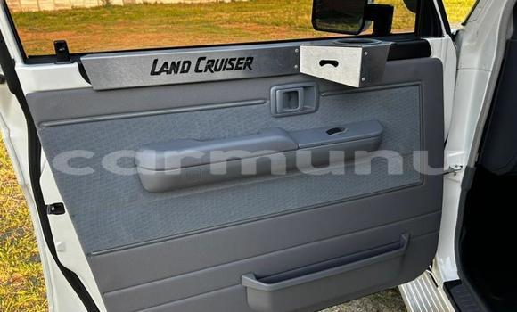 Acheter Occasion Voiture Toyota Land Cruiser Blanc à Import - Dubai, Région de la Bouenza Acheter Occasion Voiture Toyota Land Cruiser Blanc à Import - Dubai, Région de la Bouenza