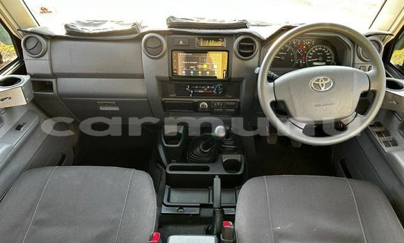 Acheter Occasion Voiture Toyota Land Cruiser Blanc à Import - Dubai, Région de la Bouenza Acheter Occasion Voiture Toyota Land Cruiser Blanc à Import - Dubai, Région de la Bouenza