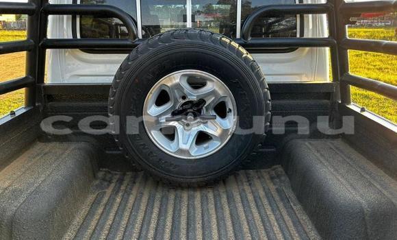 Acheter Occasion Voiture Toyota Land Cruiser Blanc à Import - Dubai, Région de la Bouenza Acheter Occasion Voiture Toyota Land Cruiser Blanc à Import - Dubai, Région de la Bouenza