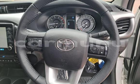 Acheter Occasion Voiture Toyota Hilux Blanc à Import - Dubai, Région de la Bouenza Acheter Occasion Voiture Toyota Hilux Blanc à Import - Dubai, Région de la Bouenza