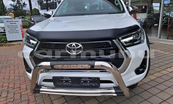Acheter Occasion Voiture Toyota Hilux Blanc à Import - Dubai, Région de la Bouenza Acheter Occasion Voiture Toyota Hilux Blanc à Import - Dubai, Région de la Bouenza