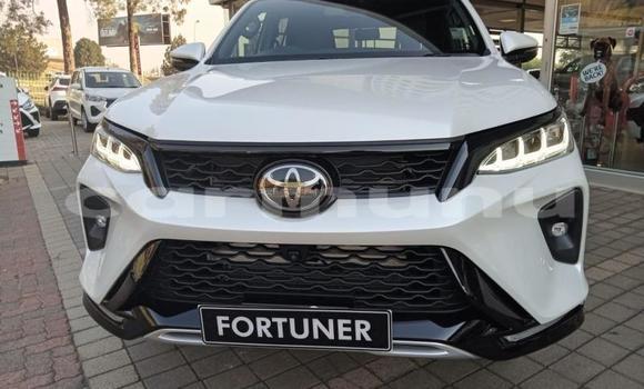 Acheter Occasion Voiture Toyota Fortuner Gris à Import - Dubai, Région de la Bouenza Acheter Occasion Voiture Toyota Fortuner Gris à Import - Dubai, Région de la Bouenza