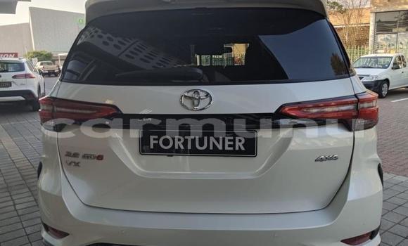 Acheter Occasion Voiture Toyota Fortuner Gris à Import - Dubai, Région de la Bouenza Acheter Occasion Voiture Toyota Fortuner Gris à Import - Dubai, Région de la Bouenza