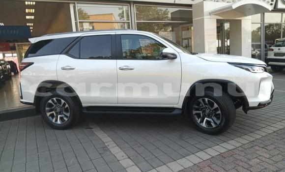 Acheter Occasion Voiture Toyota Fortuner Gris à Import - Dubai, Région de la Bouenza Acheter Occasion Voiture Toyota Fortuner Gris à Import - Dubai, Région de la Bouenza