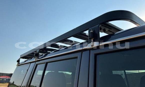 Acheter Occasion Voiture Toyota Land Cruiser Gris à Import - Dubai, Région de la Bouenza Acheter Occasion Voiture Toyota Land Cruiser Gris à Import - Dubai, Région de la Bouenza