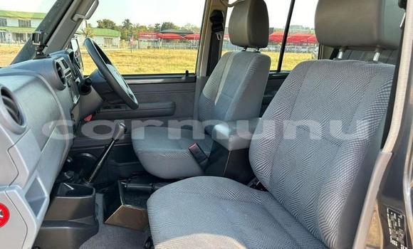Acheter Occasion Voiture Toyota Land Cruiser Gris à Import - Dubai, Région de la Bouenza Acheter Occasion Voiture Toyota Land Cruiser Gris à Import - Dubai, Région de la Bouenza