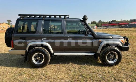 Acheter Occasion Voiture Toyota Land Cruiser Gris à Import - Dubai, Région de la Bouenza Acheter Occasion Voiture Toyota Land Cruiser Gris à Import - Dubai, Région de la Bouenza
