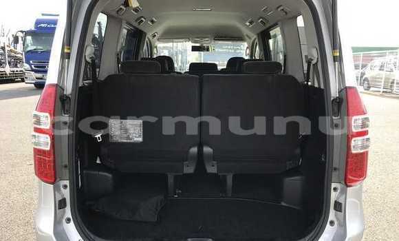 Acheter Occasion Voiture Toyota Noah Gris à Import - Dubai, Région de la Bouenza Acheter Occasion Voiture Toyota Noah Gris à Import - Dubai, Région de la Bouenza