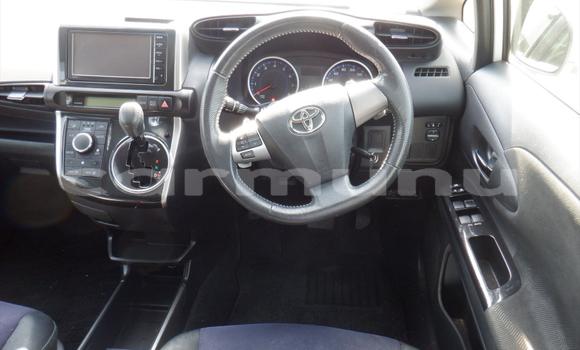 Acheter Occasion Voiture Toyota Wish Blanc à Import - Dubai, Région de la Bouenza Acheter Occasion Voiture Toyota Wish Blanc à Import - Dubai, Région de la Bouenza