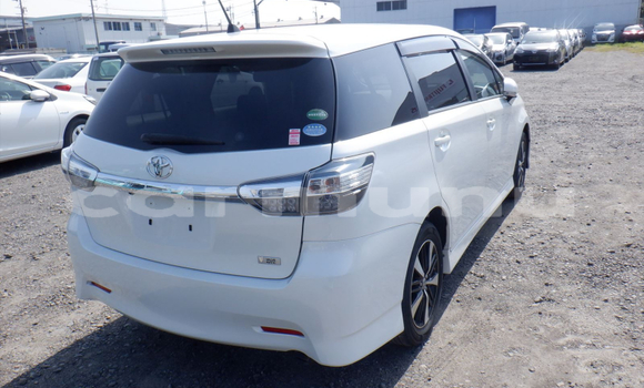 Acheter Occasion Voiture Toyota Wish Blanc à Import - Dubai, Région de la Bouenza Acheter Occasion Voiture Toyota Wish Blanc à Import - Dubai, Région de la Bouenza