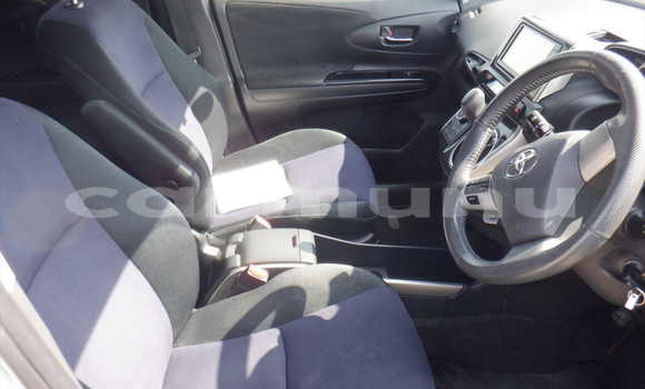 Acheter Occasion Voiture Toyota Wish Blanc à Import - Dubai, Région de la Bouenza Acheter Occasion Voiture Toyota Wish Blanc à Import - Dubai, Région de la Bouenza