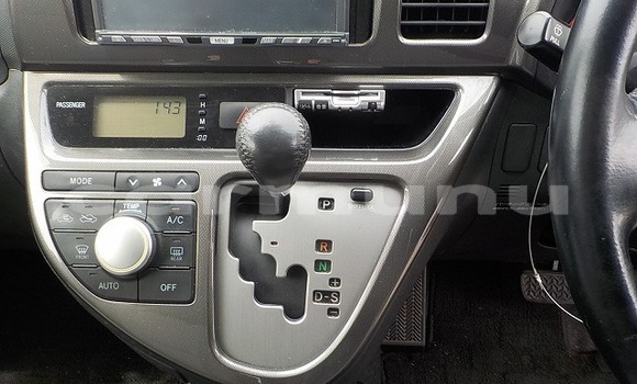 Acheter Occasion Voiture Toyota Wish Gris à Import - Dubai, Région de la Bouenza Acheter Occasion Voiture Toyota Wish Gris à Import - Dubai, Région de la Bouenza