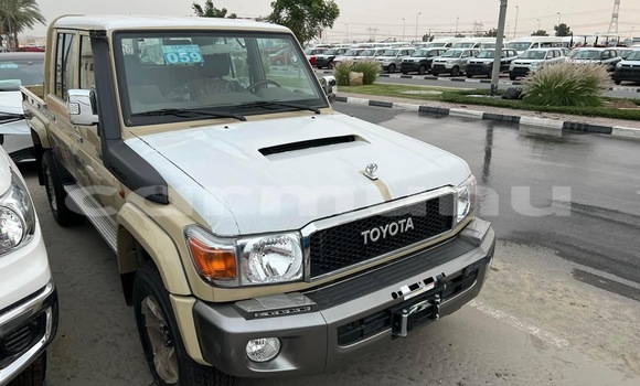 Acheter Occasion Voiture Toyota Land Cruiser Marron à Brazzaville, Commune de Brazzaville Acheter Occasion Voiture Toyota Land Cruiser Marron à Brazzaville, Commune de Brazzaville