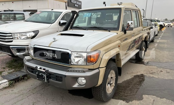 Acheter Occasion Voiture Toyota Land Cruiser Marron à Brazzaville, Commune de Brazzaville Acheter Occasion Voiture Toyota Land Cruiser Marron à Brazzaville, Commune de Brazzaville