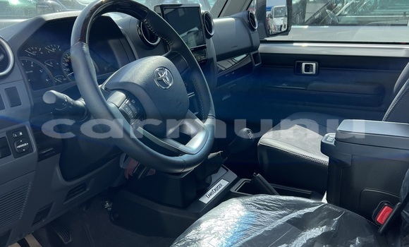 Buy New Toyota Land Cruiser Silver Car in Brazzaville in Municipality of Brazzaville Buy New Toyota Land Cruiser Silver Car in Brazzaville in Municipality of Brazzaville
