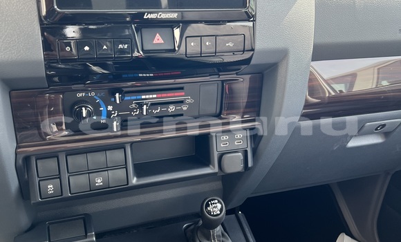 Buy New Toyota Land Cruiser Silver Car in Brazzaville in Municipality of Brazzaville Buy New Toyota Land Cruiser Silver Car in Brazzaville in Municipality of Brazzaville