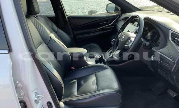 Buy Used Toyota Harrier White Car in Import - Dubai in Region of Bouenza Buy Used Toyota Harrier White Car in Import - Dubai in Region of Bouenza
