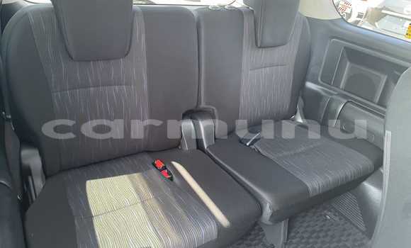 Acheter Occasion Voiture Toyota Noah Gris à Import - Dubai, Région de la Bouenza Acheter Occasion Voiture Toyota Noah Gris à Import - Dubai, Région de la Bouenza