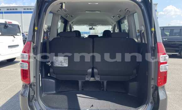 Acheter Occasion Voiture Toyota Noah Gris à Import - Dubai, Région de la Bouenza Acheter Occasion Voiture Toyota Noah Gris à Import - Dubai, Région de la Bouenza