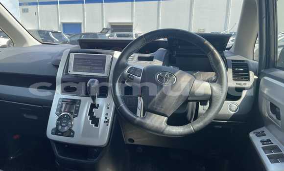 Acheter Occasion Voiture Toyota Noah Gris à Import - Dubai, Région de la Bouenza Acheter Occasion Voiture Toyota Noah Gris à Import - Dubai, Région de la Bouenza