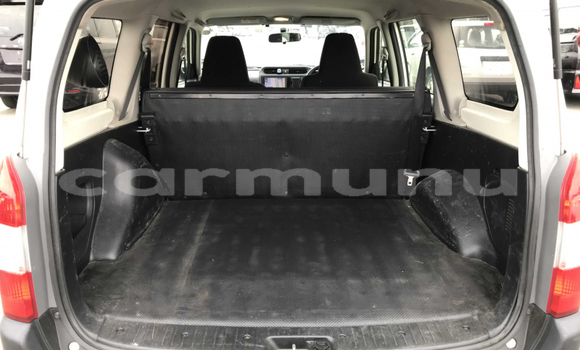 Acheter Occasion Voiture Toyota Probox Blanc à Import - Dubai, Région de la Bouenza Acheter Occasion Voiture Toyota Probox Blanc à Import - Dubai, Région de la Bouenza