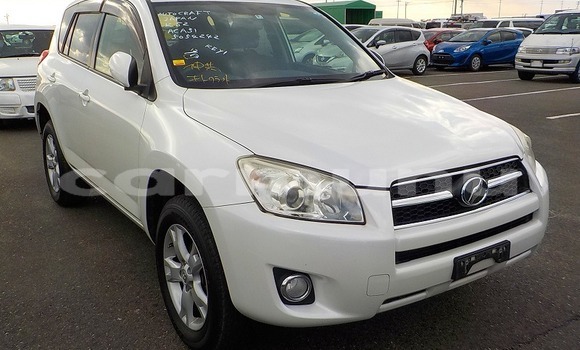 Acheter Occasion Voiture Toyota RAV4 Blanc à Import - Dubai, Région de la Bouenza Acheter Occasion Voiture Toyota RAV4 Blanc à Import - Dubai, Région de la Bouenza