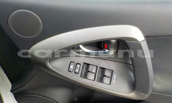 Acheter Occasion Voiture Toyota RAV4 Blanc à Import - Dubai, Région de la Bouenza Acheter Occasion Voiture Toyota RAV4 Blanc à Import - Dubai, Région de la Bouenza