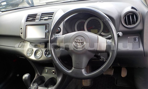 Acheter Occasion Voiture Toyota RAV4 Blanc à Import - Dubai, Région de la Bouenza Acheter Occasion Voiture Toyota RAV4 Blanc à Import - Dubai, Région de la Bouenza