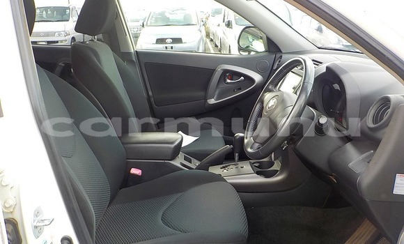 Acheter Occasion Voiture Toyota RAV4 Blanc à Import - Dubai, Région de la Bouenza Acheter Occasion Voiture Toyota RAV4 Blanc à Import - Dubai, Région de la Bouenza