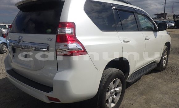Acheter Occasion Voiture Toyota Land Cruiser Prado Blanc à Import - Dubai, Région de la Bouenza Acheter Occasion Voiture Toyota Land Cruiser Prado Blanc à Import - Dubai, Région de la Bouenza