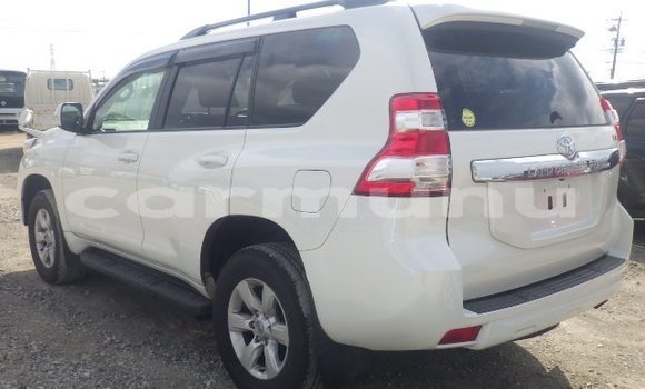 Acheter Occasion Voiture Toyota Land Cruiser Prado Blanc à Import - Dubai, Région de la Bouenza Acheter Occasion Voiture Toyota Land Cruiser Prado Blanc à Import - Dubai, Région de la Bouenza