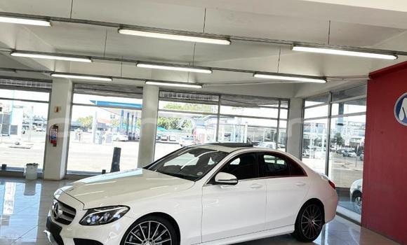 Acheter Occasion Voiture Mercedes-Benz C-klasse AMG Blanc à Import - Dubai, Région de la Bouenza Acheter Occasion Voiture Mercedes-Benz C-klasse AMG Blanc à Import - Dubai, Région de la Bouenza