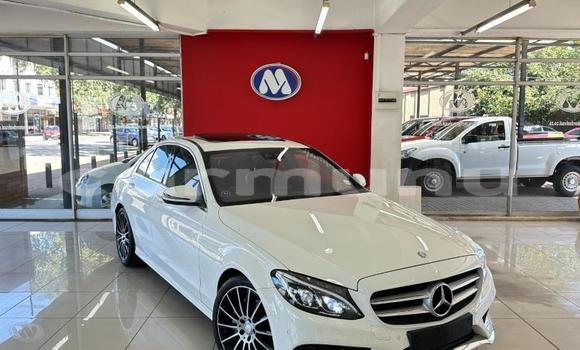 Acheter Occasion Voiture Mercedes-Benz C-klasse AMG Blanc à Import - Dubai, Région de la Bouenza Acheter Occasion Voiture Mercedes-Benz C-klasse AMG Blanc à Import - Dubai, Région de la Bouenza