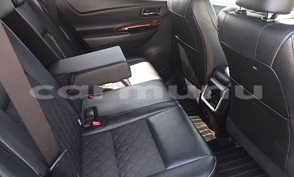 Acheter Occasion Voiture Toyota Harrier Blanc à Import - Dubai, Région de la Bouenza Acheter Occasion Voiture Toyota Harrier Blanc à Import - Dubai, Région de la Bouenza